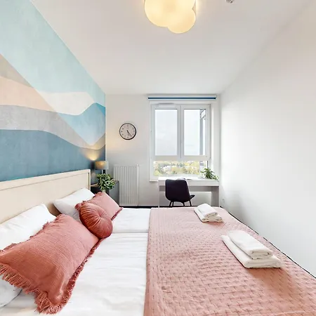 Velvet Sky Ac Balcony Parking *