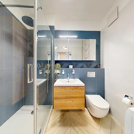 Velvet Sky Ac Balcony Parking Appartamento