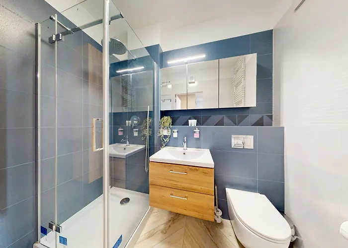 Velvet Sky Ac Balcony Parking Varsó