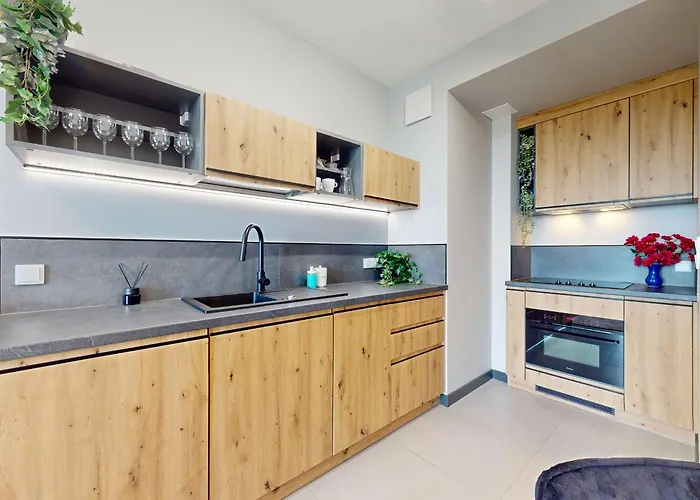 Velvet Sky Ac Balcony Parking *