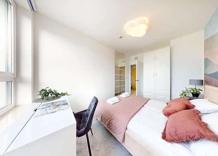 Apartman Velvet Sky Ac Balcony Parking Varsó