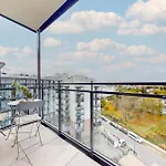 Velvet Sky Ac Balcony Parking * ワルシャワ